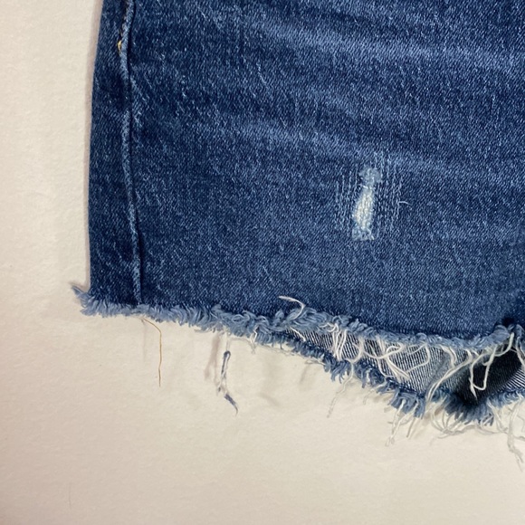 Levi’s Premium 501 High-Rise Distressed mini Shorts in Salsa Destiny Wash sz 27 - Picture 8 of 14